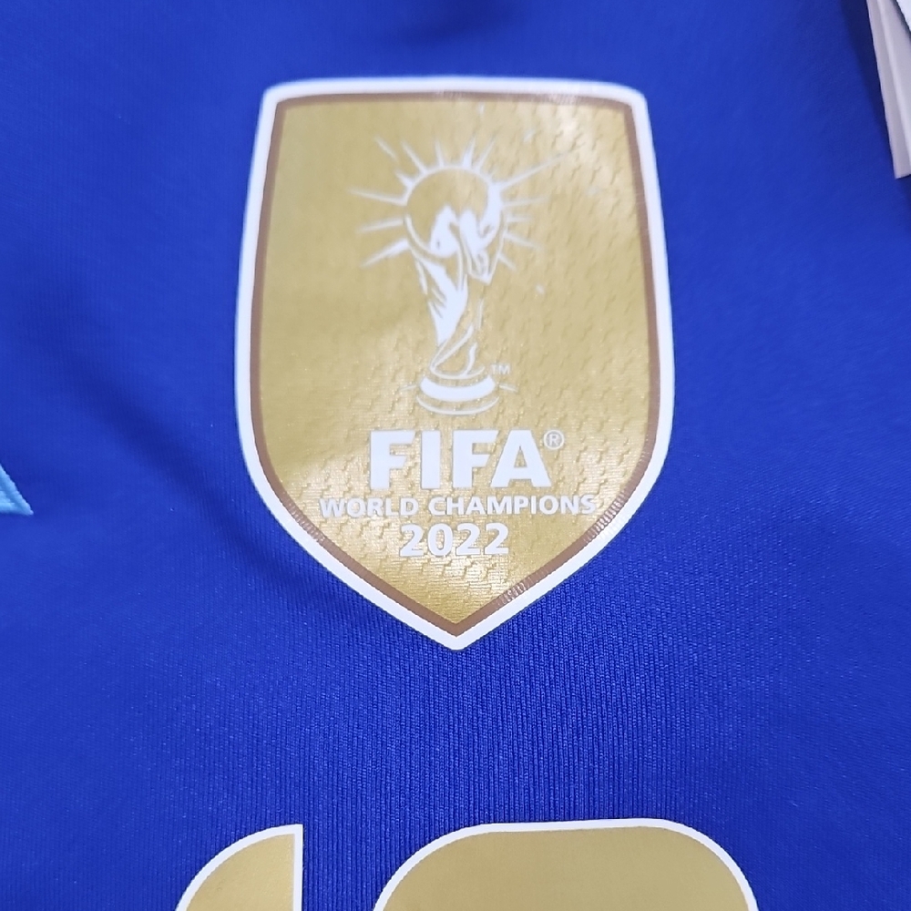Adidas Argentina Blue and Gold Jersey FIFA WORLD CHAMPIONS 2022. MESSI NUMBER 10 - Picture 3 of 5